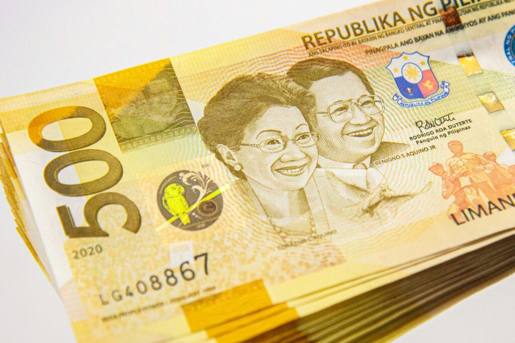 500 Philippine banknotes